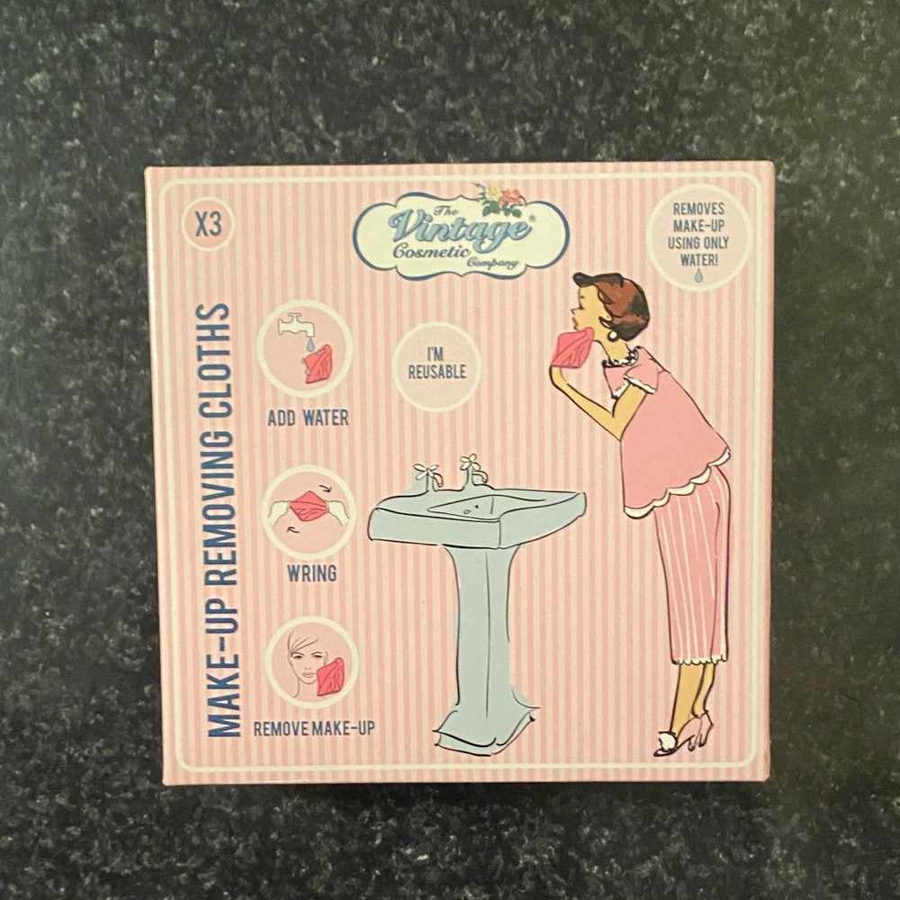 Pink Make-Up Removing Cloths By The Vintage Cosmetic Company
